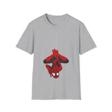 Spider-Man hanging - Softstyle T-Shirt